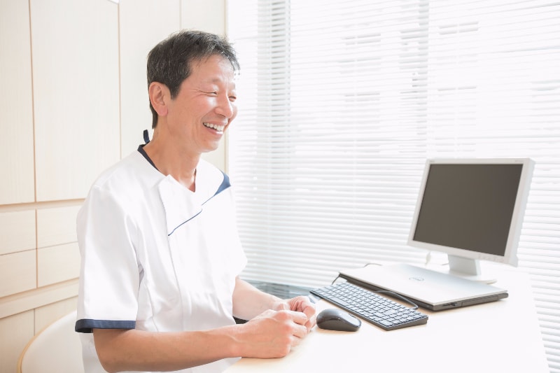 1.無料相談 しっかりコミュニケーションをとったうえで矯正を進めます